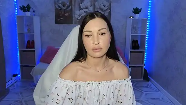NikoleMills online show from July 5, 7:04 am