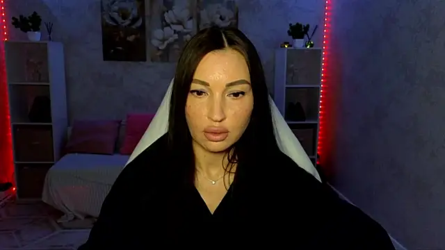 NikoleMills online show from July 10, 6:17 am
