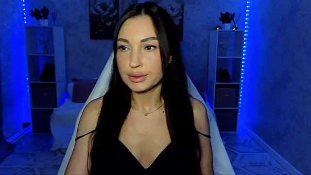 NikoleMills online show from July 11, 6:05 am