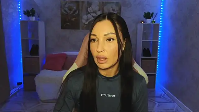 NikoleMills online show from July 13, 6:49 am