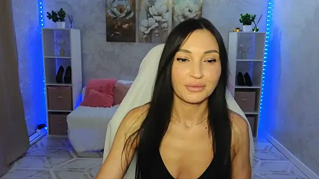 NikoleMills online show from July 19, 7:45 am