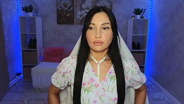 NikoleMills online show from July 24, 9:40 am