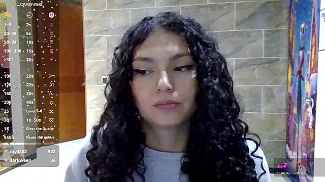 Snapshot of Diamond_Curls chatting on July 28, 6:20 pm Diamond Curls online show from July 28, 6:20 pm