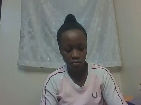 Snapshot of Sweet-cherrry chatting on July 9, 9:24 am Sweet-cherrry online show from July 9, 9:24 am