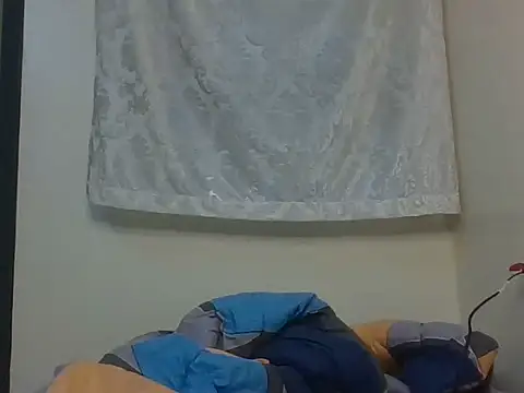 Snapshot of Sweet-cherrry chatting on July 12, 9:33 am Sweet-cherrry online show from July 12, 9:33 am