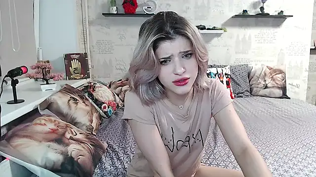 Snapshot of AleksandraJames chatting on June 27, 10:15 pm AleksandraJames online show from June 27, 10:15 pm