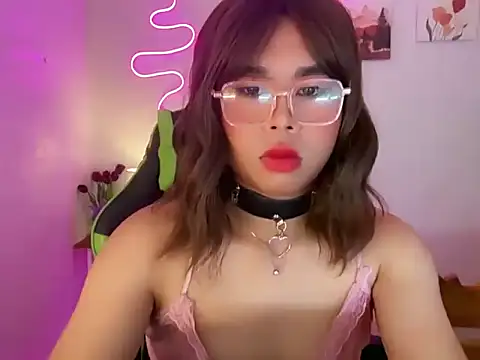 Horny HoneyX online show from June 13, 11:02 pm
