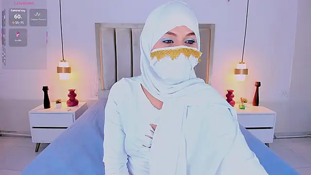 Snapshot of aisha_k chatting on July 30, 11:37 pm aisha k online show from July 30, 11:37 pm