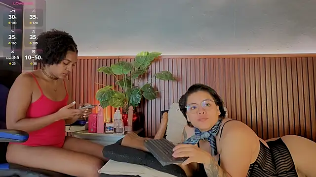 Paradisselaa online show from June 17, 1:01 pm