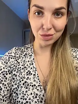 babbyalexandra online show from June 19, 1:59 pm