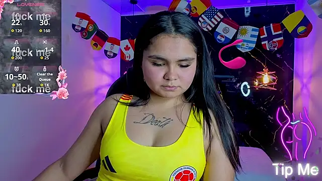 Snapshot of TifanyRoseX chatting on June 25, 8:02 pm TifanyRoseX online show from June 25, 8:02 pm