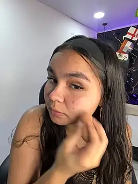 Snapshot of TifanyRoseX chatting on July 5, 6:37 pm TifanyRoseX online show from July 5, 6:37 pm