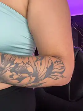 Snapshot of TifanyRoseX chatting on July 23, 1:58 am TifanyRoseX online show from July 23, 1:58 am