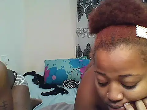Snapshot of African_boobies chatting on July 27, 3:02 am African boobies online show from July 27, 3:02 am