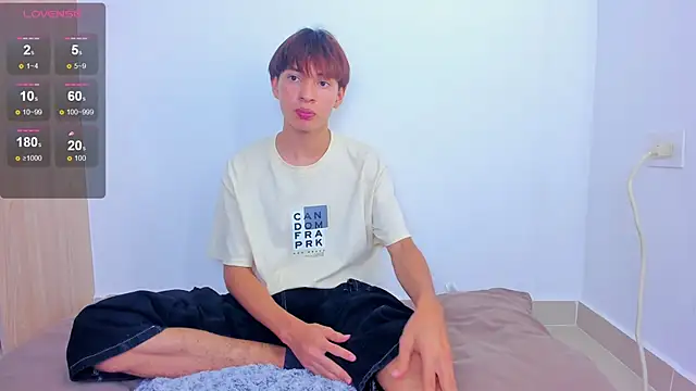 Snapshot of Ely_king chatting on June 12, 7:13 pm Ely king online show from June 12, 7:13 pm