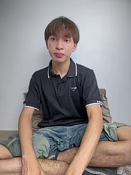 Snapshot of Ely_king chatting on June 15, 7:05 pm Ely king online show from June 15, 7:05 pm