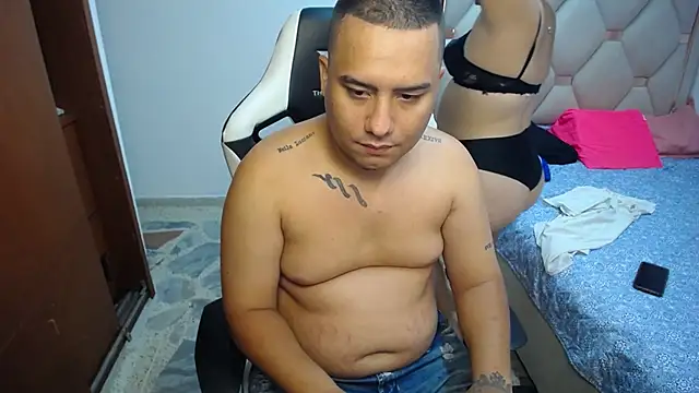 Snapshot of BIG_ASS_BIG_DICK chatting on June 12, 1:10 pm BIG ASS BIG DICK online show from June 12, 1:10 pm