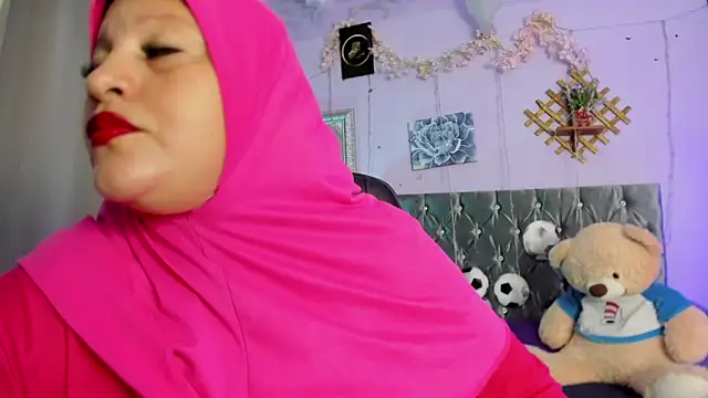 Snapshot of AmiraBakir- chatting on June 22, 12:24 pm AmiraBakir- online show from June 22, 12:24 pm