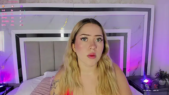 Snapshot of ScarlettRose-1 chatting on June 18, 1:04 pm ScarlettRose-1 online show from June 18, 1:04 pm