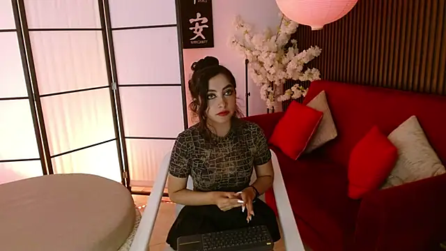 Snapshot of Pandora_cage chatting on June 10, 4:45 am Pandora cage online show from June 10, 4:45 am