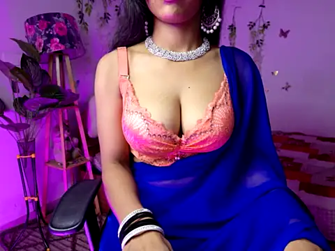 Snapshot of Sizzling_queen69 chatting on July 24, 2:59 pm Sizzling queen69 online show from July 24, 2:59 pm