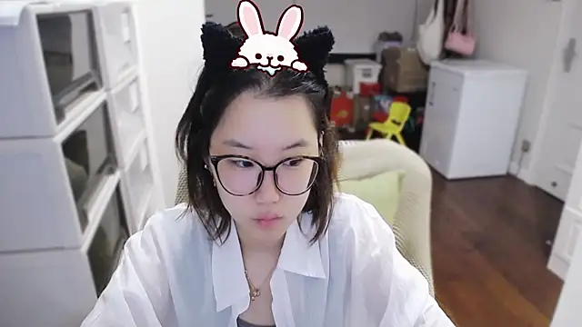 xiaoxiong-99 online show from June 12, 8:30 pm