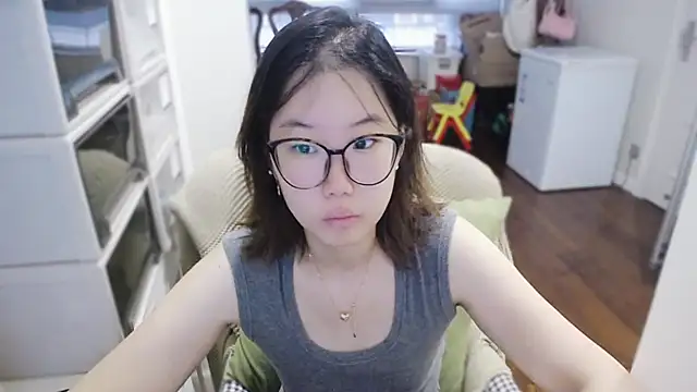 xiaoxiong-99 online show from June 18, 10:30 am