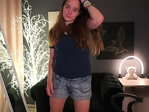 SuzySKy online show from June 11, 8:12 am