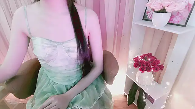 Snapshot of _Minzy2k7_ chatting on July 8, 10:47 pm Minzy2k7 online show from July 8, 10:47 pm
