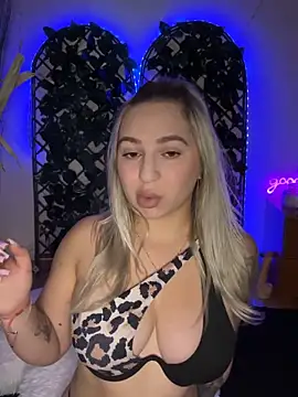 xLexi online show from June 15, 8:49 am