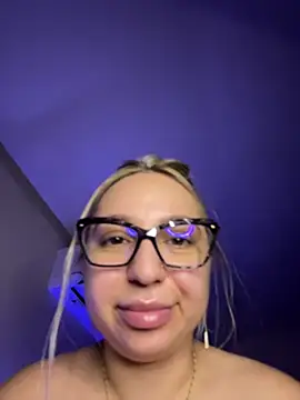 Snapshot of xLexi chatting on July 1, 5:45 pm xLexi online show from July 1, 5:45 pm