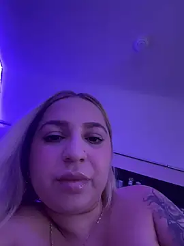 Snapshot of xLexi chatting on July 11, 4:53 pm xLexi online show from July 11, 4:53 pm