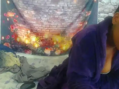 VivaLuxx online show from June 16, 7:55 am