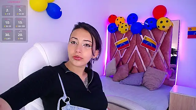Snapshot of Camiila__1 chatting on June 25, 11:37 am Camiila 1 online show from June 25, 11:37 am