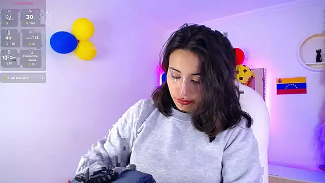 Snapshot of Camiila__1 chatting on July 4, 12:11 pm Camiila 1 online show from July 4, 12:11 pm