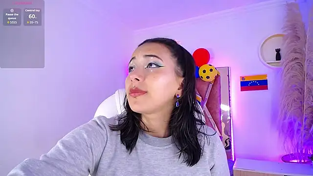Snapshot of Camiila__1 chatting on July 11, 12:08 pm Camiila 1 online show from July 11, 12:08 pm
