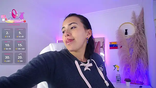 Snapshot of Camiila__1 chatting on July 24, 11:19 am Camiila 1 online show from July 24, 11:19 am