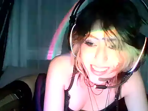 Snapshot of kittenpasive30 chatting on July 12, 1:07 am kittenpasive30 online show from July 12, 1:07 am