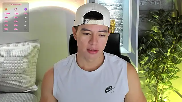 Snapshot of IanMancini chatting on June 14, 11:45 am IanMancini online show from June 14, 11:45 am