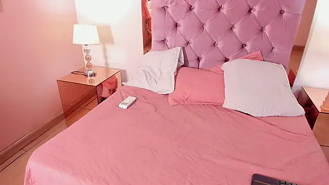 Snapshot of Kisha_Skye chatting on July 1, 11:01 am Kisha Skye online show from July 1, 11:01 am
