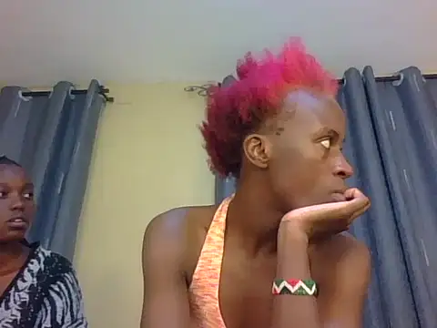 Snapshot of Queen_tatianaa chatting on June 17, 1:45 pm Queen tatianaa online show from June 17, 1:45 pm