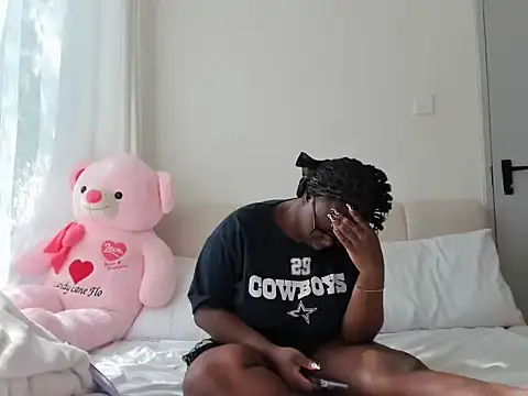 Snapshot of Ebony_Kenya255 chatting on July 16, 7:14 am Ebony Kenya255 online show from July 16, 7:14 am