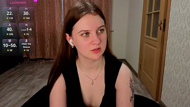 Snapshot of SwetLuna01 chatting on June 16, 6:21 pm SwetLuna01 online show from June 16, 6:21 pm