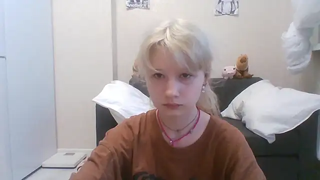 Snapshot of DinaKolter chatting on July 5, 4:36 pm DinaKolter online show from July 5, 4:36 pm