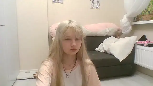 Snapshot of DinaKolter chatting on July 17, 5:07 pm DinaKolter online show from July 17, 5:07 pm