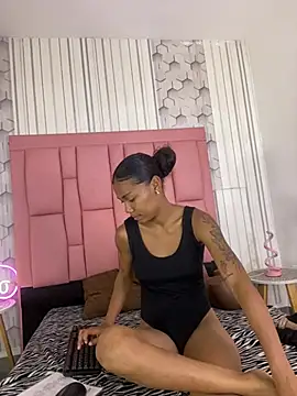 emelysweett online show from June 12, 12:04 pm