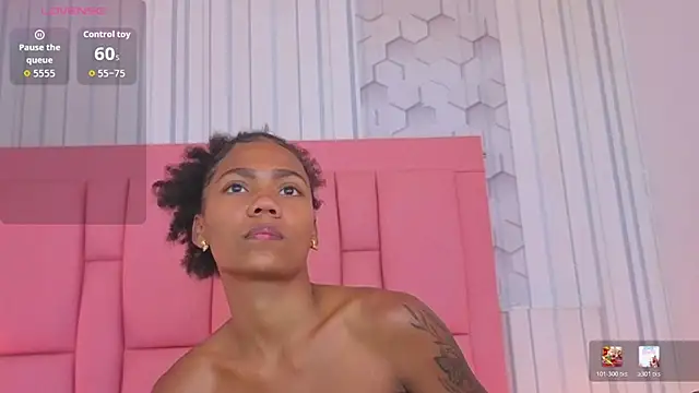 Snapshot of emelysweett chatting on July 31, 5:56 pm emelysweett online show from July 31, 5:56 pm