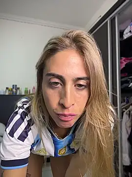 Snapshot of NicoleWilder chatting on June 24, 7:24 pm NicoleWilder online show from June 24, 7:24 pm