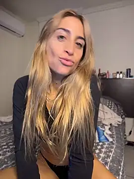 Snapshot of NicoleWilder chatting on July 1, 3:01 pm NicoleWilder online show from July 1, 3:01 pm
