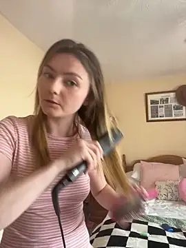 Snapshot of ChloeRaexox chatting on June 16, 3:14 pm ChloeRaexox online show from June 16, 3:14 pm